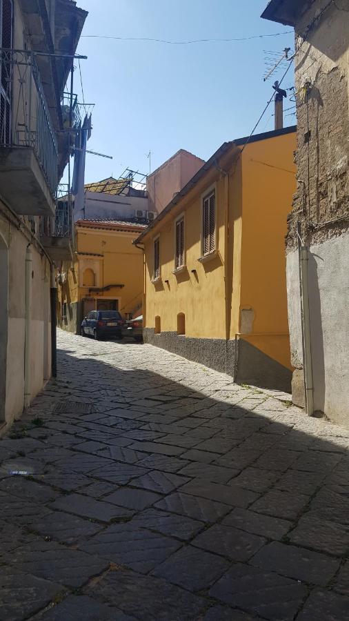 Janara - Santa Sofia Apartment Benevento Ruang foto